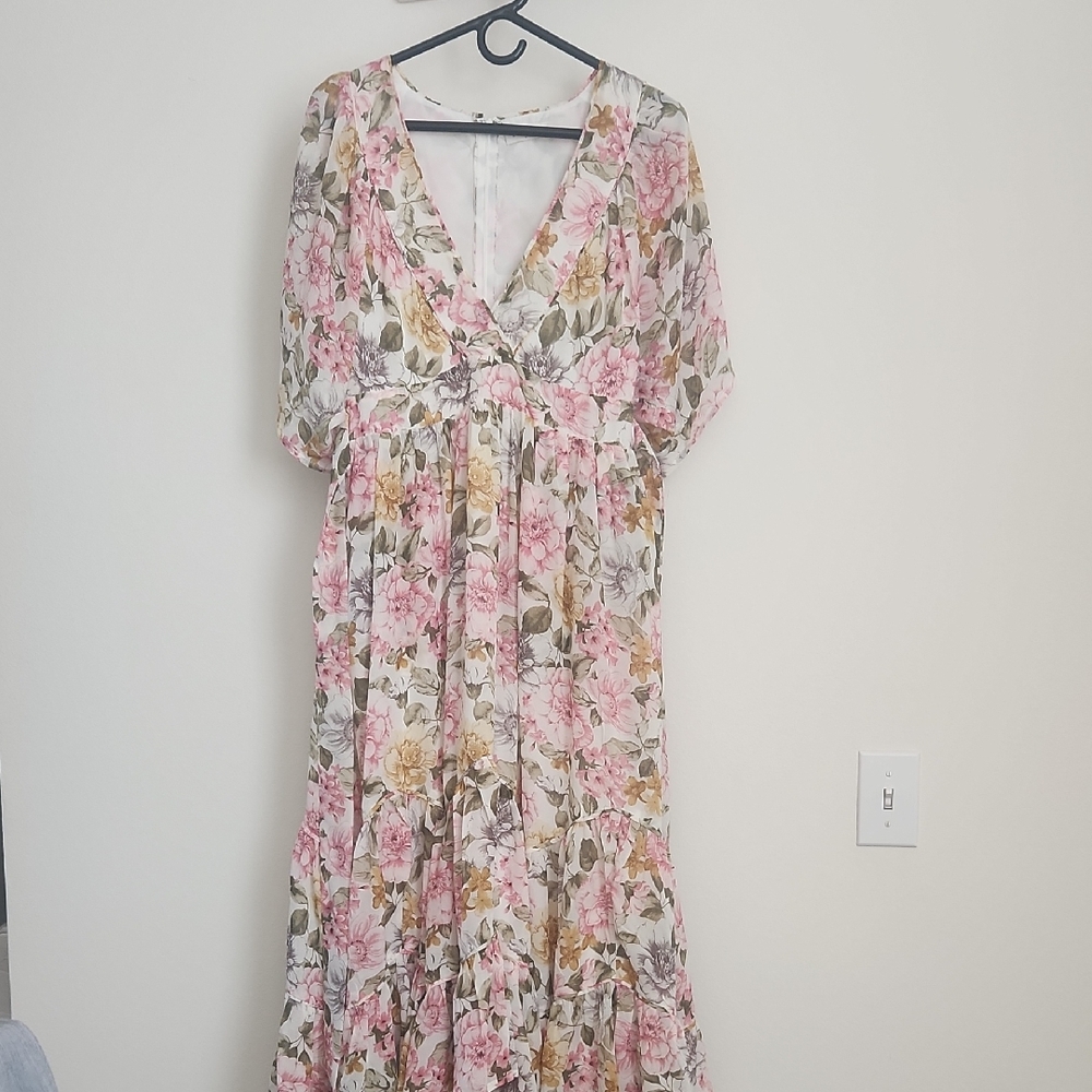 Storia Pink and Green Floral Maxi Dress